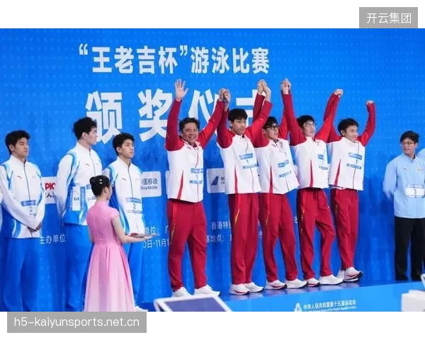游泳接力最后一棒完成世界级逆转